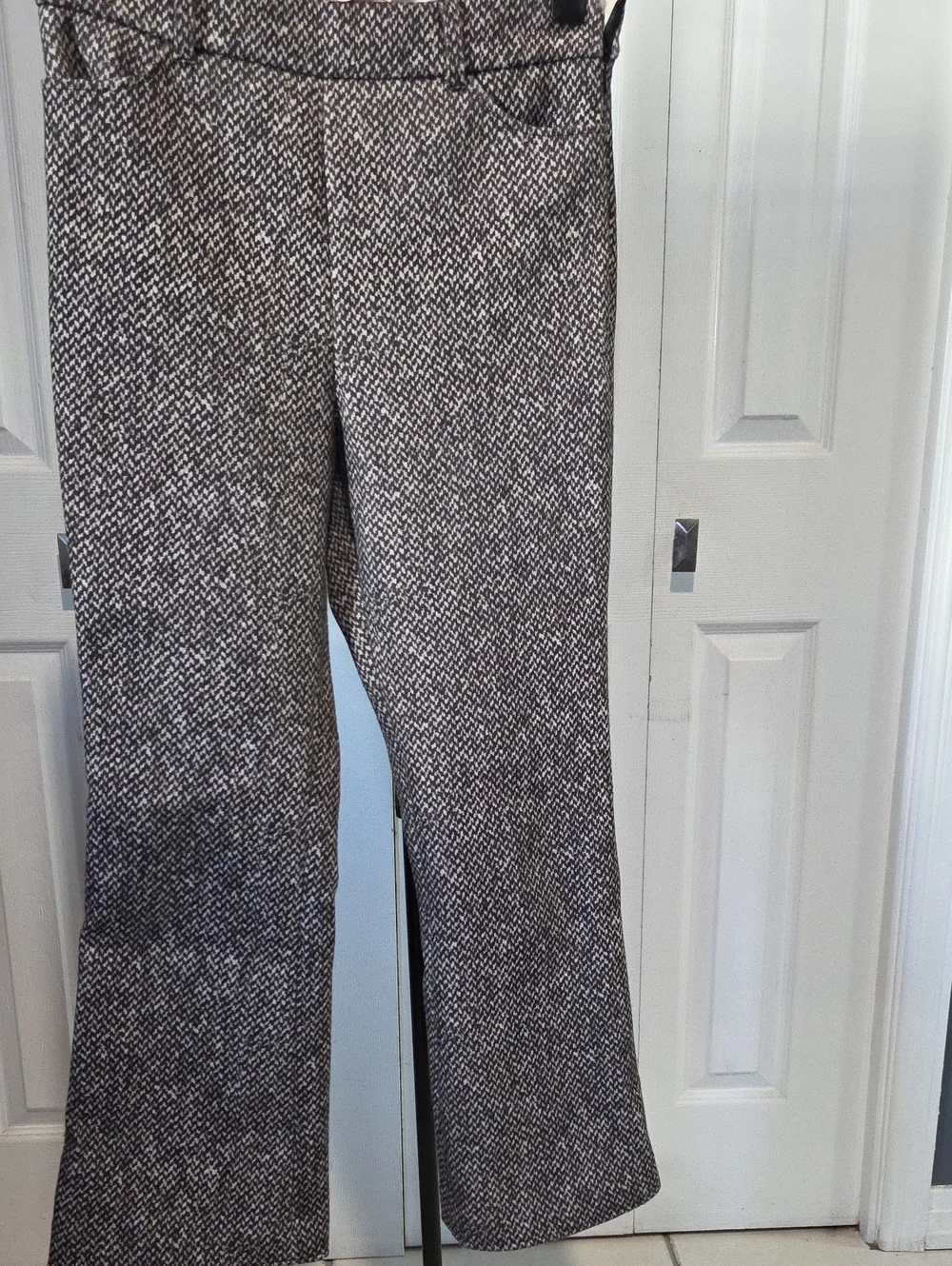 Sz 6 - Tory Burch Black and White Printed Pants
